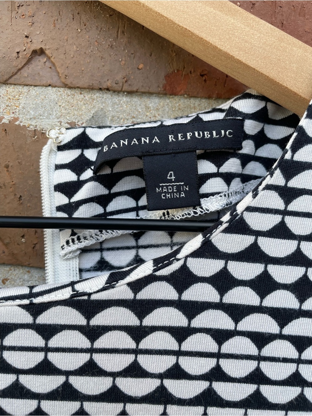 Banana Republic Black and White Geometric Knit Dress - Picture 2 of 2